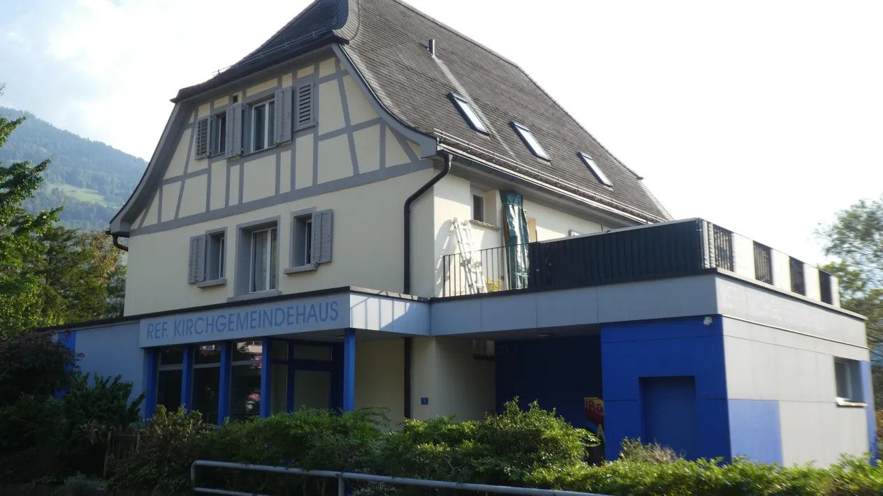 Kirchgemeindehaus Mollis (Foto: Christina Brüll) Kirchgemeindehaus Mollis (Foto: Christina Brüll)